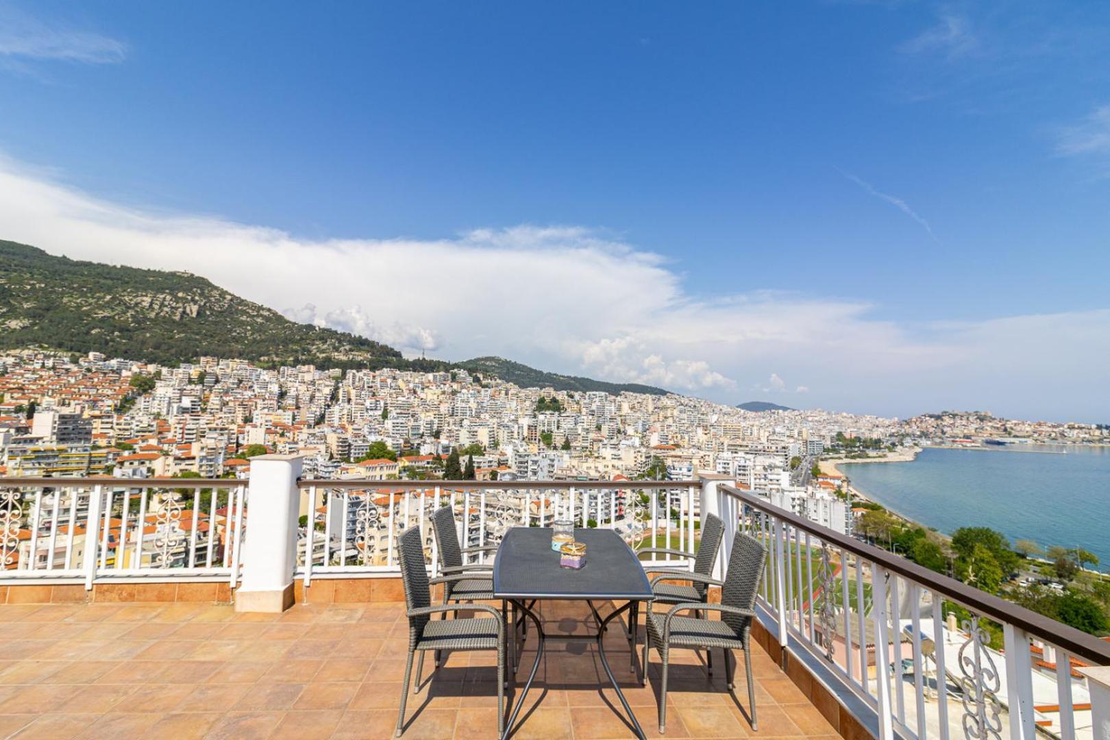 Ferienwohnung Finas Penthouse,Private Terrace,Great View,Mins From Sea Kavala Exterior foto